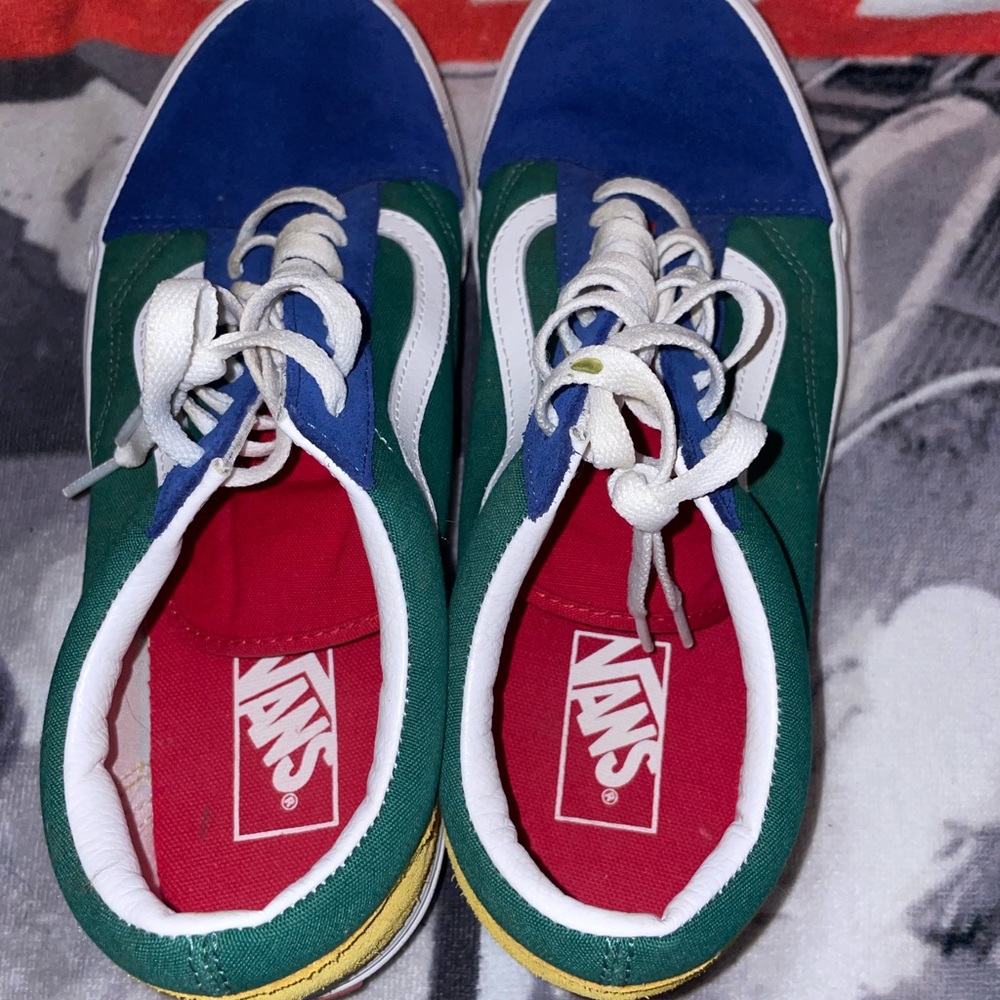 Vans - Picture 4 of 5